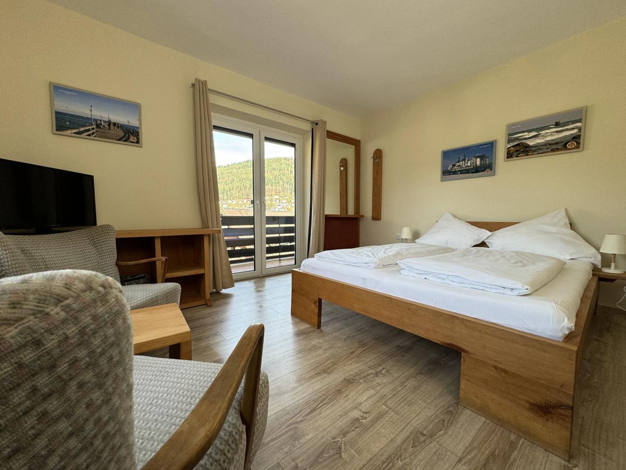 Aparthotel Schwarzwald Panorama Бад-Вільдбад Номер фото